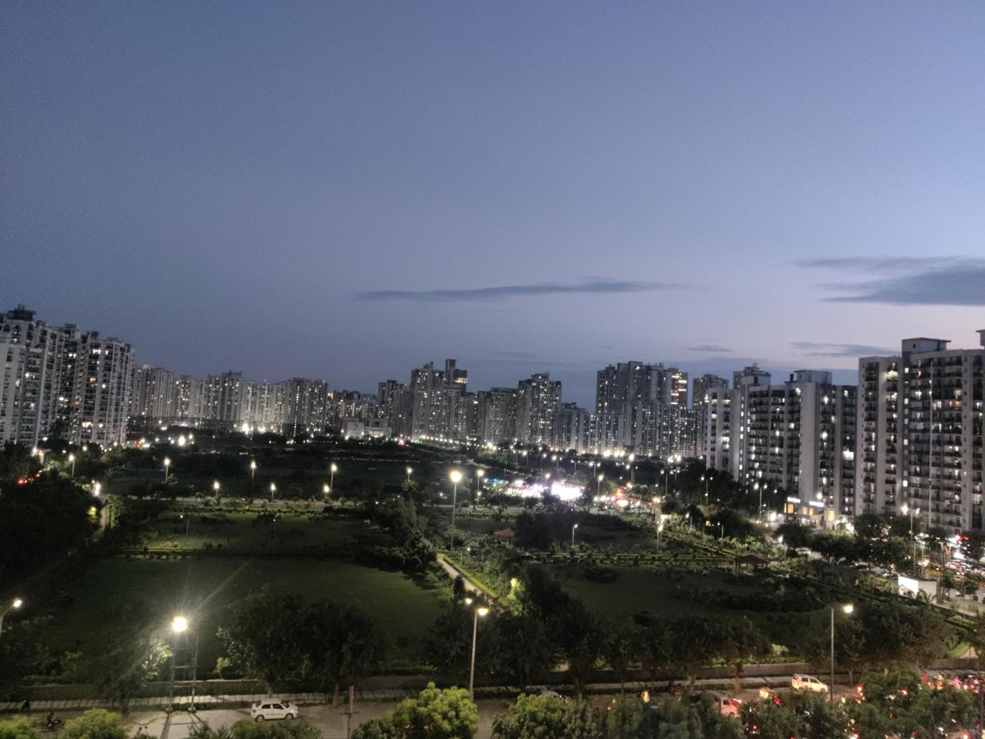 The Forest Stays-Luxury Studio Apartment In Noida Exterior photo